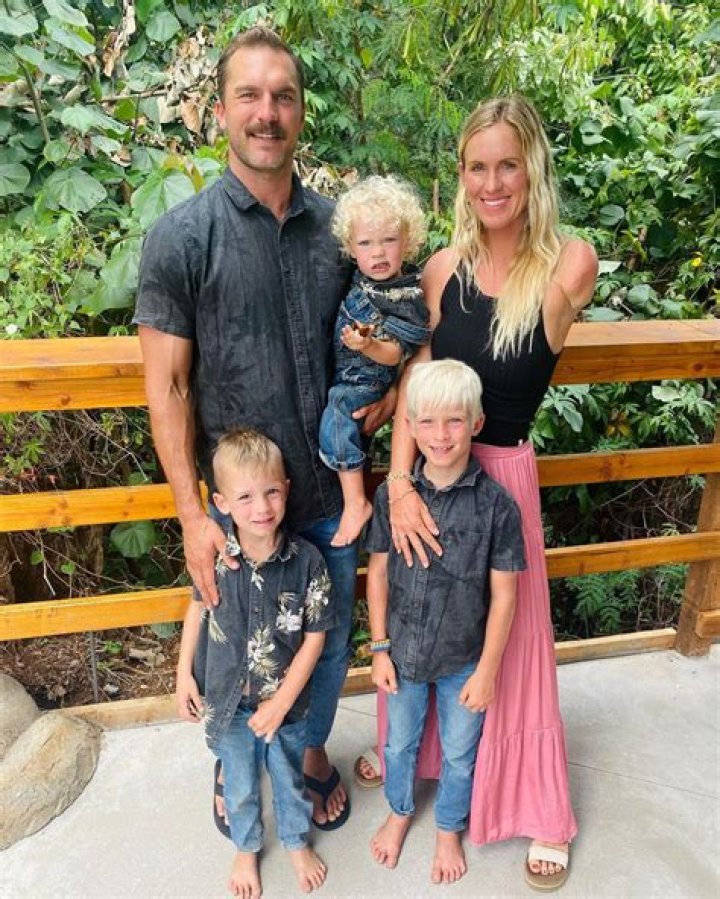 Adam Dirks – Celebrity Husband of Bethany Hamilton | Age, Biography, Wiki, Career, Net Worth, Family and Kids