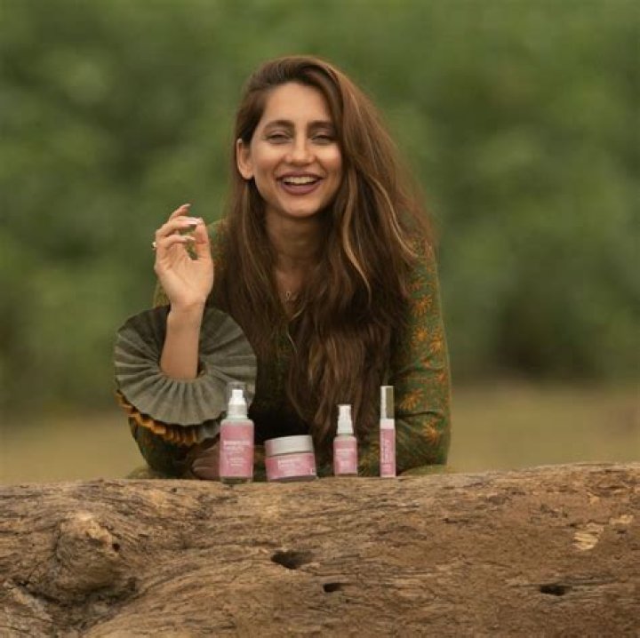 Anusha Dandekar Biography, Facts & Life Story