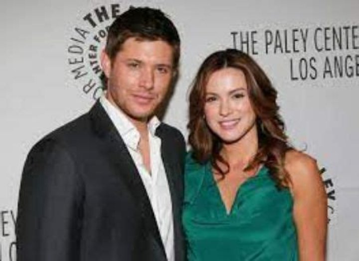 Ashley Flowers Podcast, Bio, Wiki, Age, Husband, Brit, Supernatural, Salary, and Net Worth