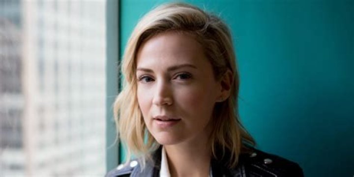 Beth Riesgraf Net Worth – How Much Is Beth Riesgraf Worth?