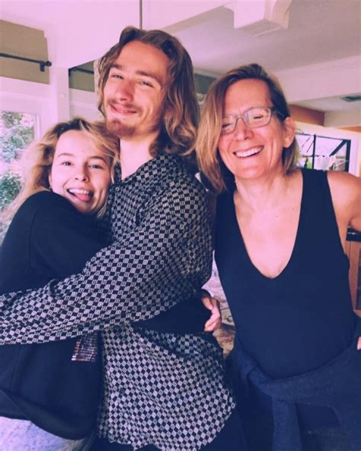 Bridgit Mendler – Biography, Facts & Life Story