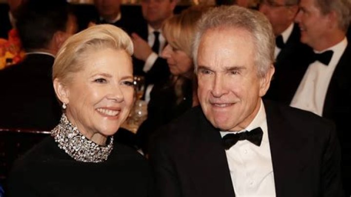 Cash Warren Massive Net Worth, Parents, Wife Relationship - All Revealed!