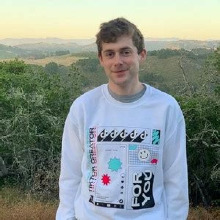 Chris Sutherland- Net Worth, Age, Height, Girlfriend, Ethnicity and Wiki!