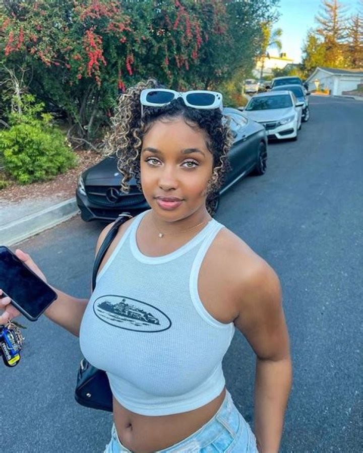 Corie Rayvon Net Worth – How Much is Corie Rayvon Worth?