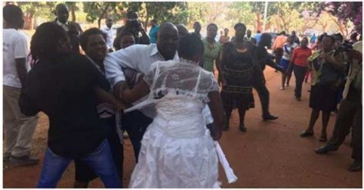 Despite Plea from His Mother to Forgive and Forget, Nigerian Man Files for Divorce 2 Days after Wedding