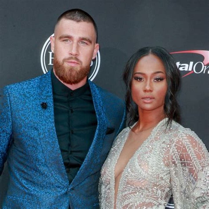 Did Noah Thompson Break up with His Girlfriend to Be with Hunter Girl?