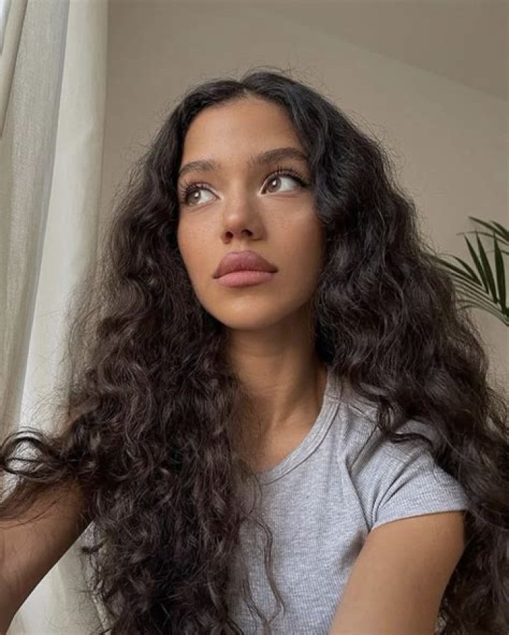 Dina Denoire