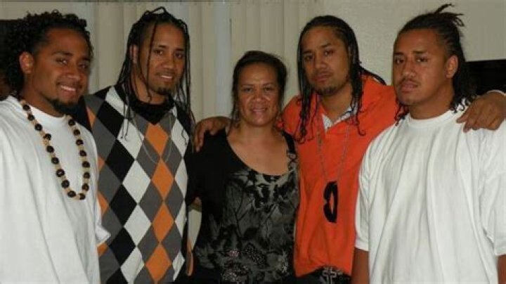 Do Solo Sikoa and The Usos have different mothers? Making sense of tensions between blood brothers