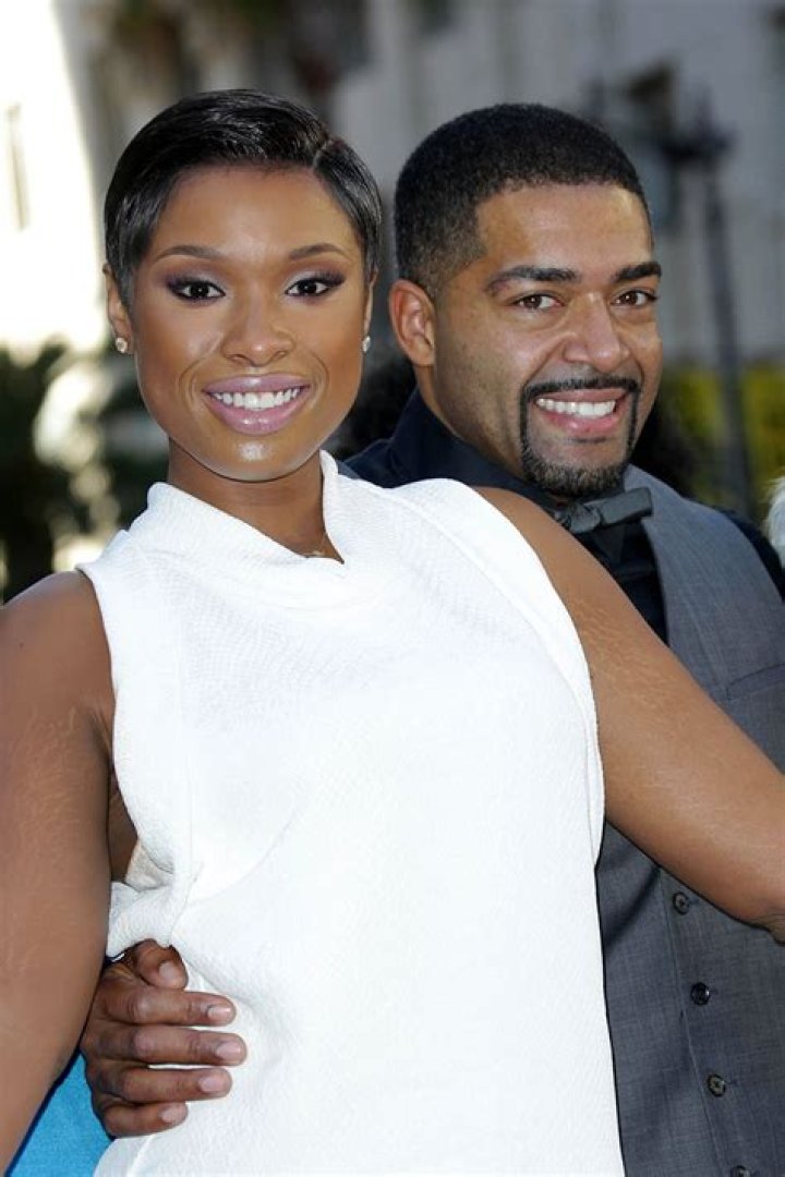 Does Jennifer Hudson have a husband? Her relationship history