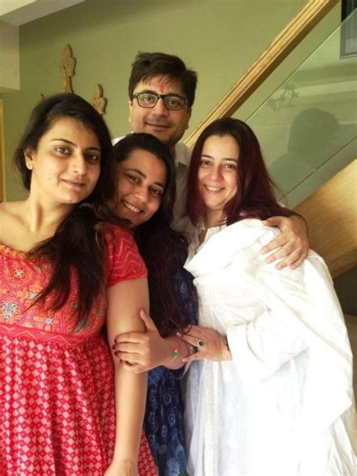 Goldie Behl – Who is the wife of Filmmaker Goldie? | Age, Bio, Wiki, Career, Net Worth, Movies, Family & Instagram