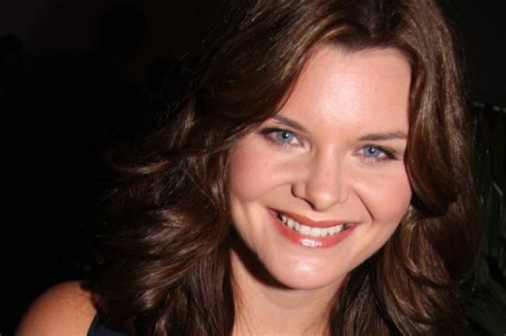 Heather Tom – Biography, Facts & Life Story