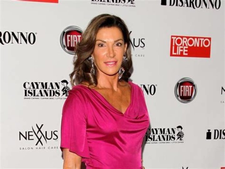 Hilary Farr Net Worth – How Much is Farr Worth?