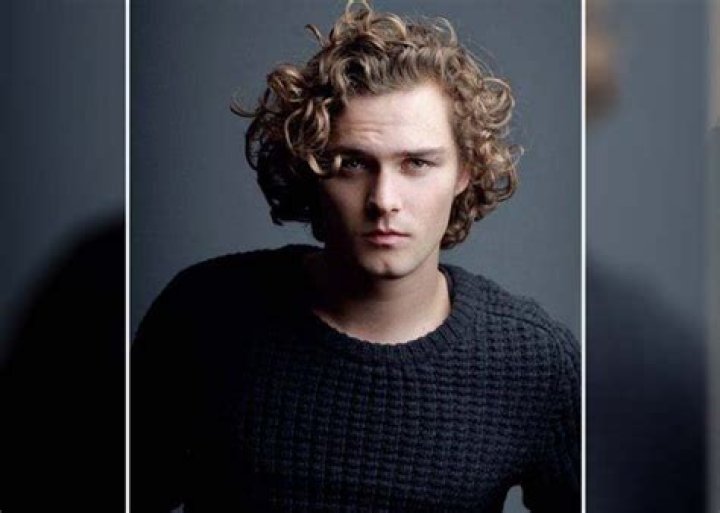 Is Finn Jones Gay? How Did His Gay Rumors Start?
