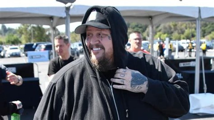 Jelly Roll Opens Up About Ongoing Weight-Loss Journey