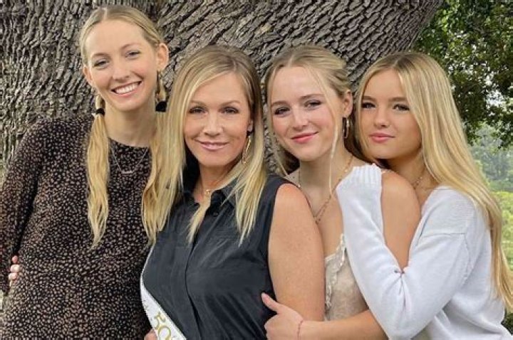 Jennie Garth Is an Awesome Mother to Her Kids