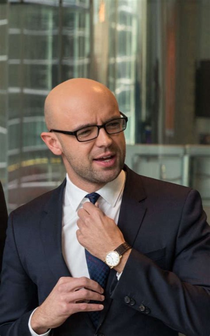 Jonathan Ferro Bloomberg, Bio, Wiki, Age, Height, Family, Husband, Salary, And Net Worth