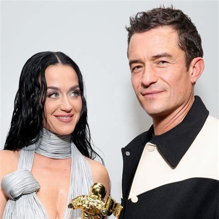 Katy Perry gives birth to baby girl, names her Daisy Dove Bloom