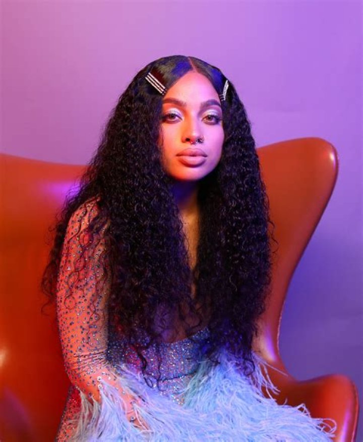 Kiana Khansmith Net Worth