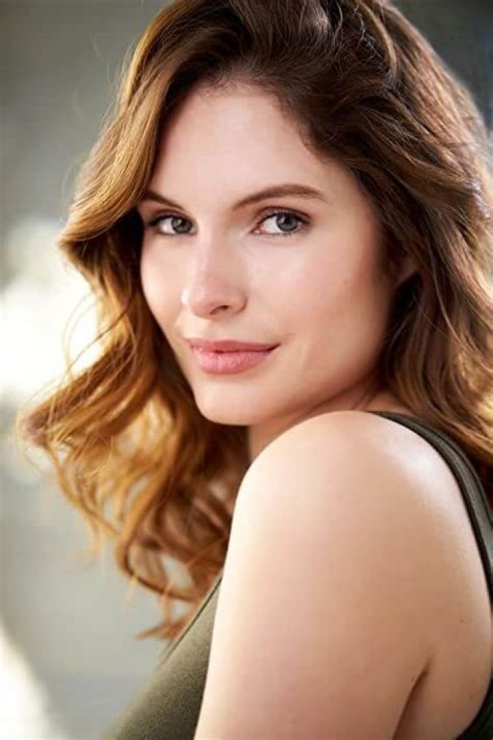 Kim DeLonghi – Actress | Wiki, Age, Height, Net Worth, Relationship, Ethnicity, Career