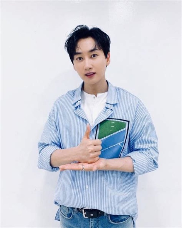 Lee Hyuk Jae – Biography, Facts & Life Story