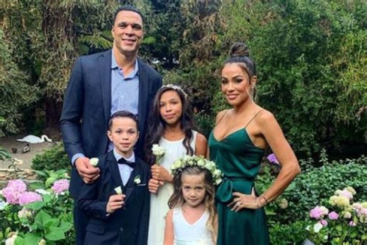 
Meet Malia Gonzalez – Photos Of Tony Gonzalez’s Daughter With October Gonzalez
