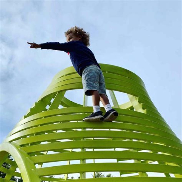 
Meet York Banks Asla – Photos of Tyra Banks’ Son With Photographer Ex-Partner Erik Asla
