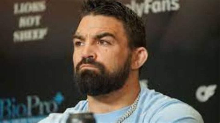 Mike Perry Net Worth – $1 Million