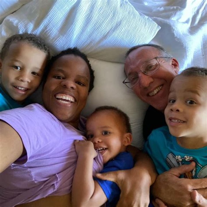 Miranda Hart bio, wife, children, net worth, parents, illness