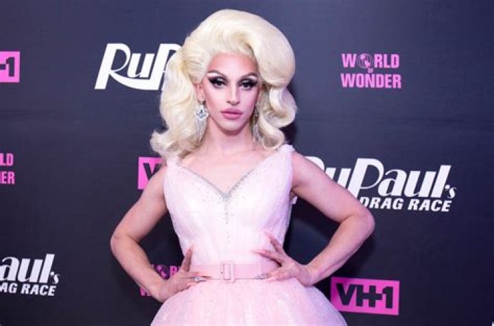 Miz Cracker
