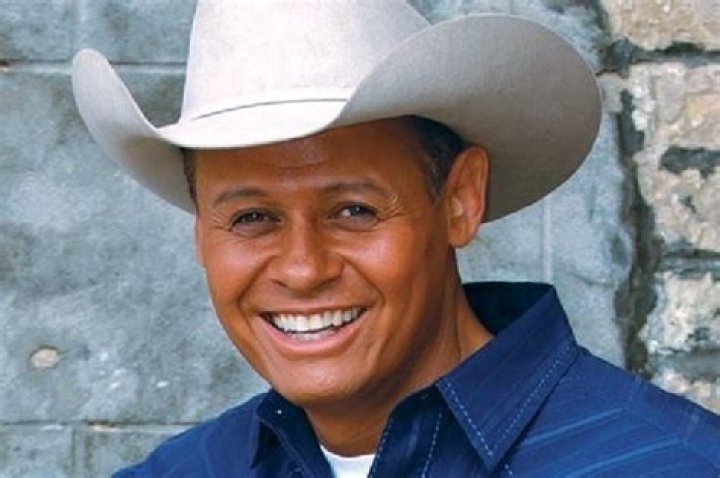Neal McCoy Net Worth – How Much is McCoy Worth?