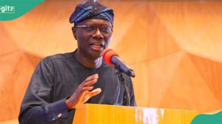 Nigerians React As Lagos Govt Announces Demolition of Over 100 Shanties: “Is There an Alternative?”