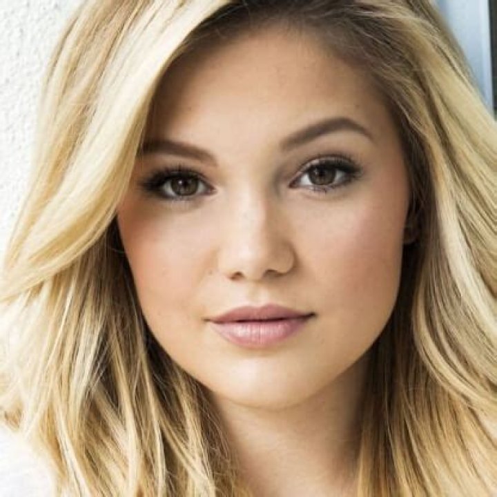 Olivia Holt Net Worth – How Much is Holt Worth?