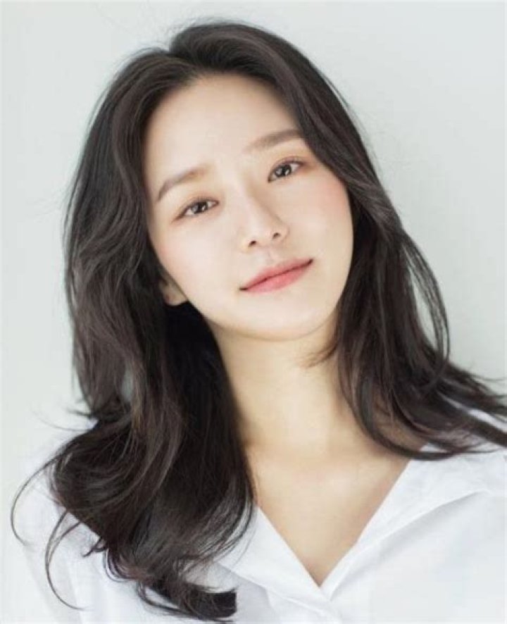 Park Gyu-young – Who is Park Gyu-young’s Boyfriend? | Age, Bio, Wiki, Career, Net Worth, Movies, Family, Photos & Facts