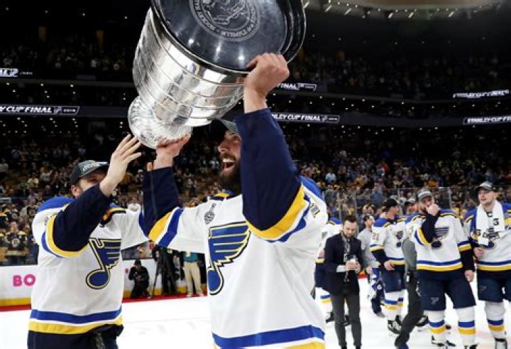 Robert Bortuzzo Net Worth 2024
