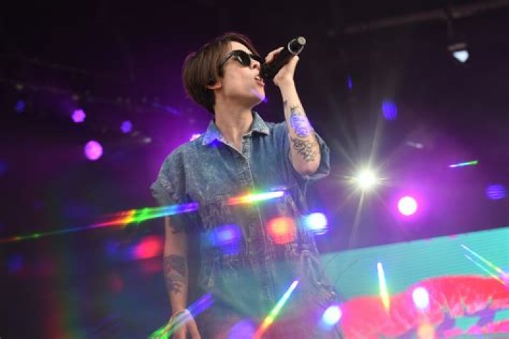 Sara Quin Net Worth