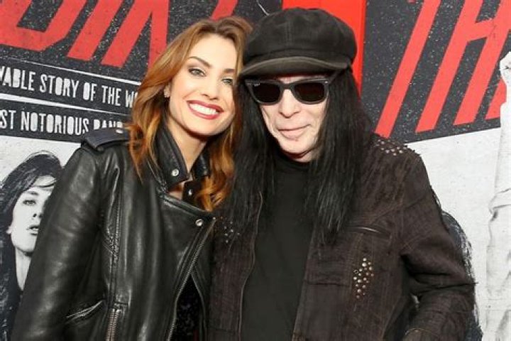 Seraina Schönenberger’s biography: who is Mick Mars’ wife?