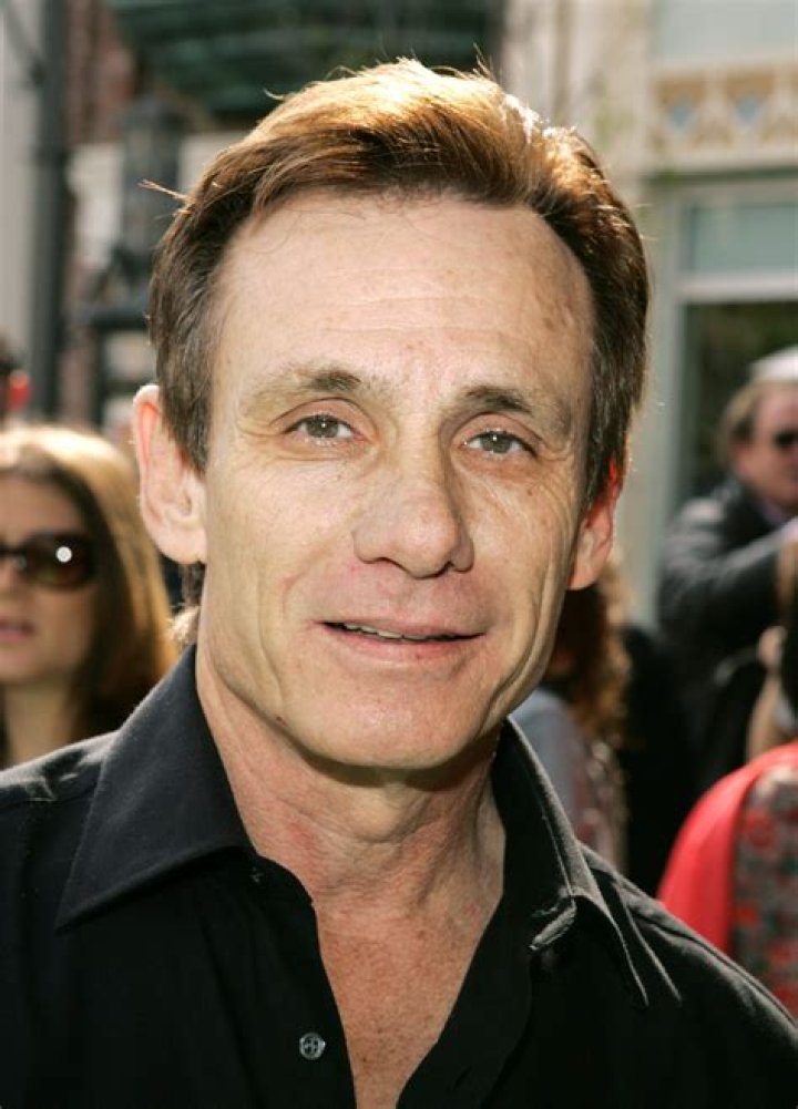 Steve Railsback Net Worth
