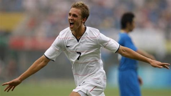 Stuart Holden Net Worth