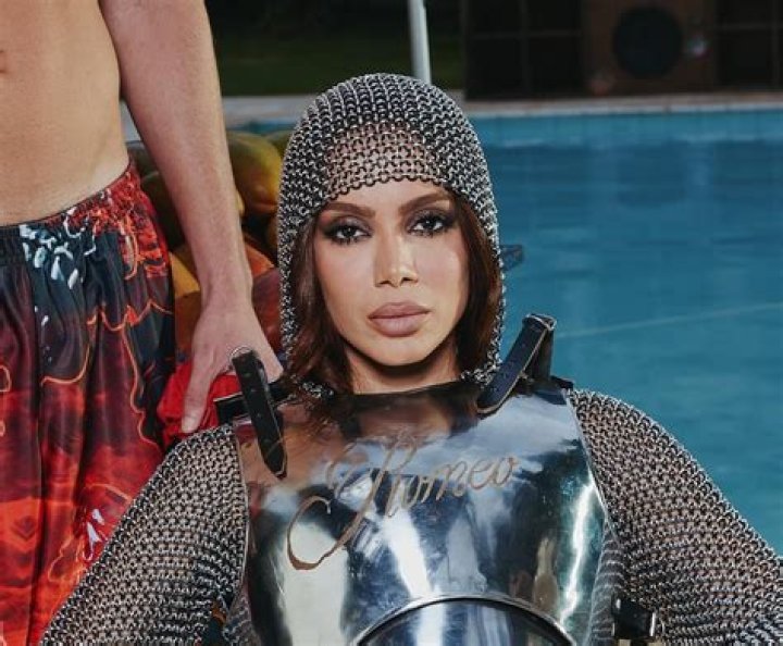 Vai Malandra by Anitta & Tropkillaz & Mc Zaac from Brazil