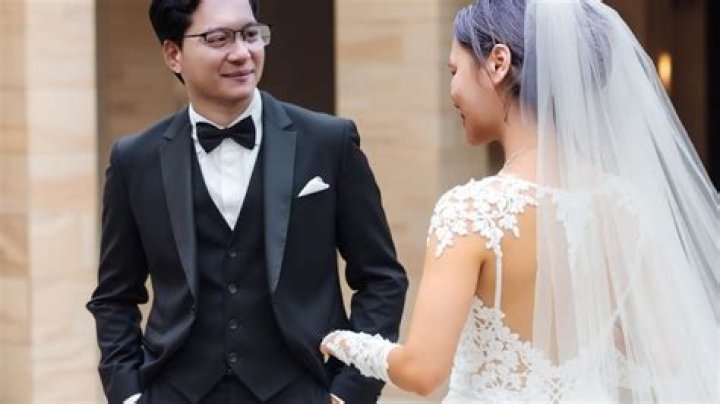 Who Is Toc Tien Husband Hoang Touliver? Relationship Timeline